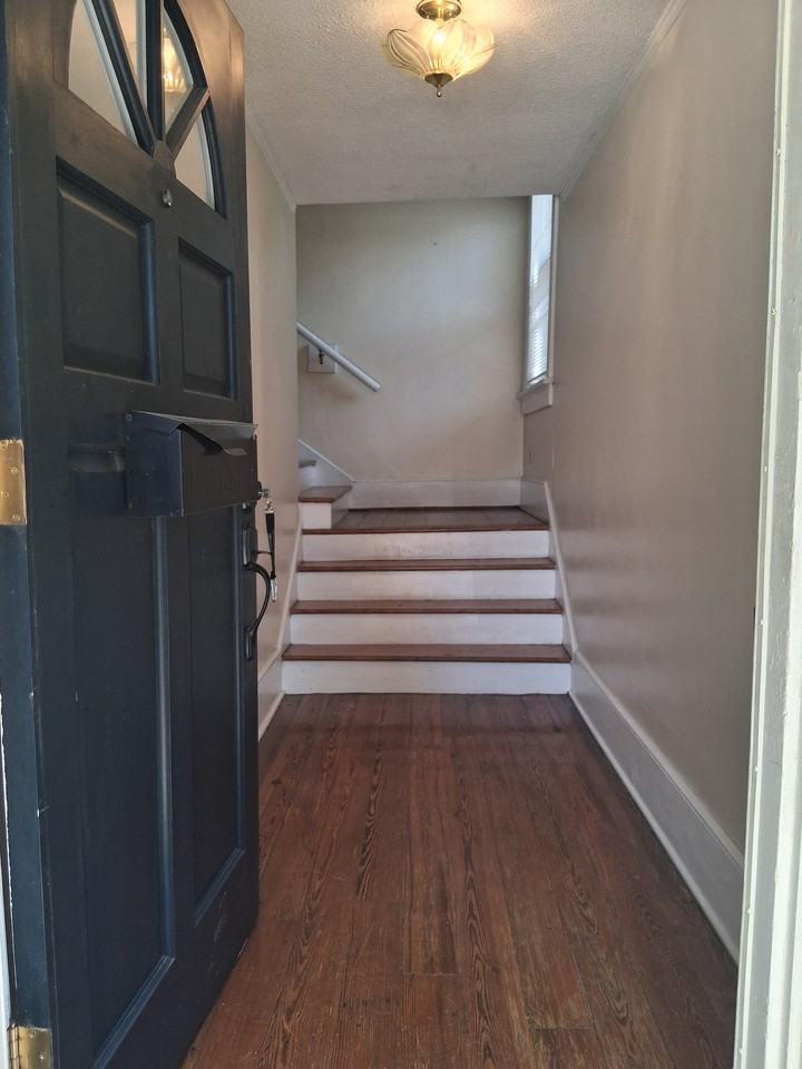 402 Maple St - Photo 3 of 15