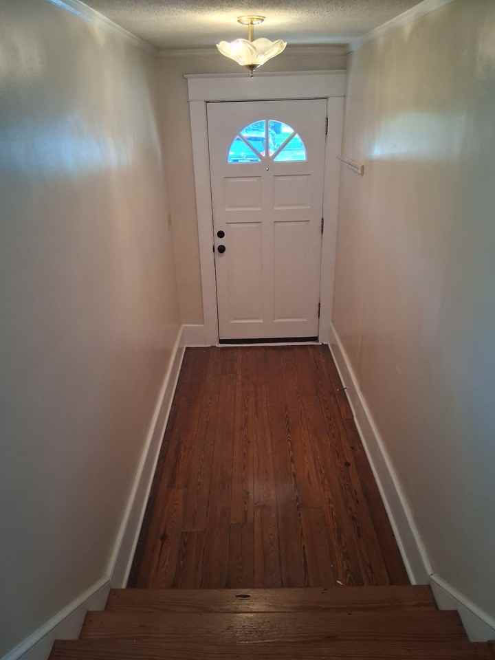 402 Maple St - Photo 4 of 15