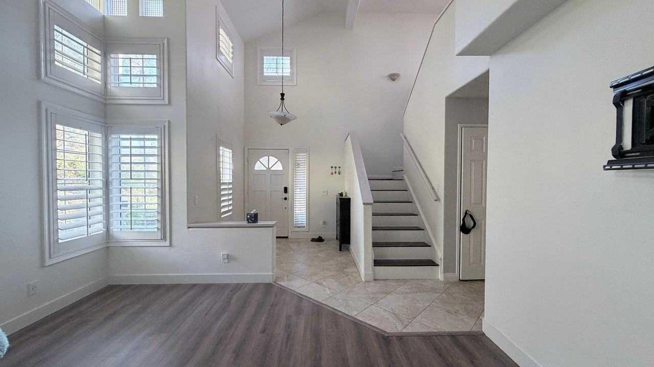 370 S Larkwood St - Photo 2 of 17