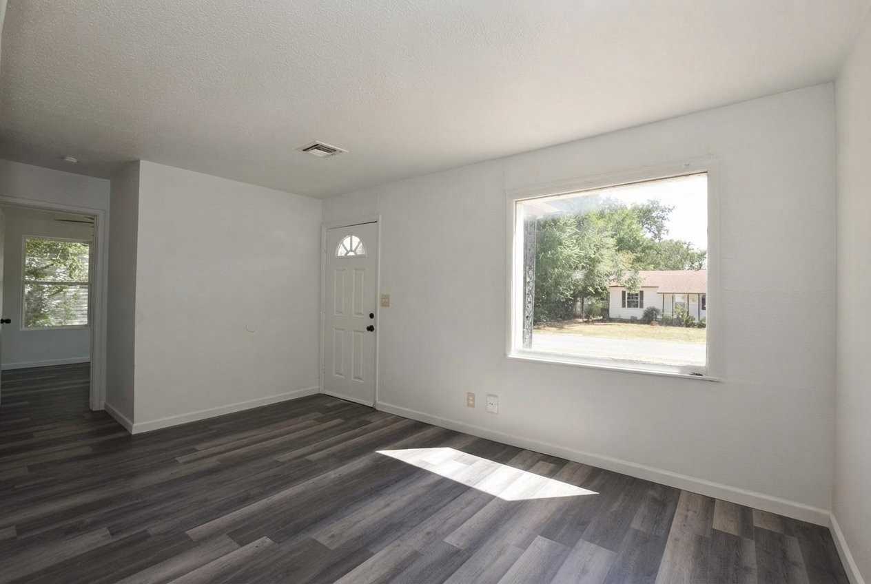 4405 Se 40th St - Photo 3 of 20