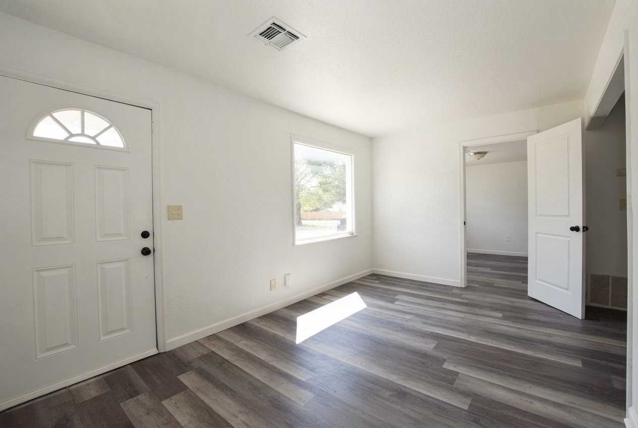 4405 Se 40th St - Photo 5 of 20