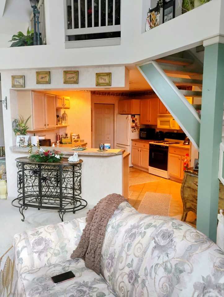 119 N Aspen Ct #2 - Photo 4 of 17