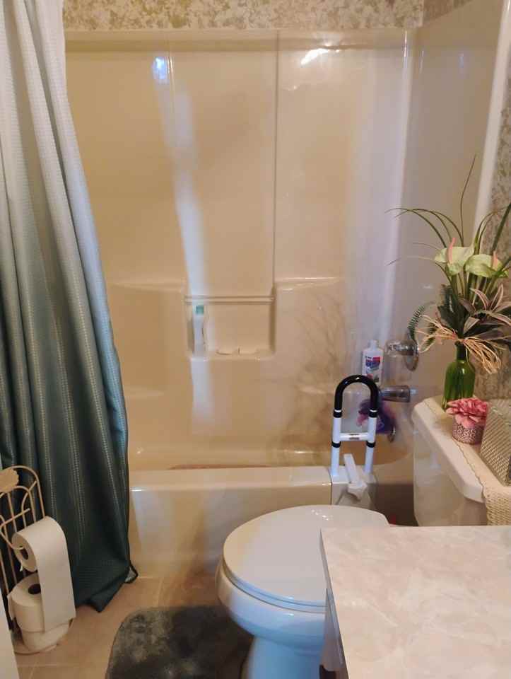 119 N Aspen Ct #2 - Photo 6 of 17