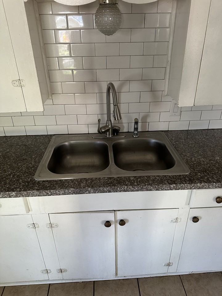 205 Turner St - Photo 5 of 16