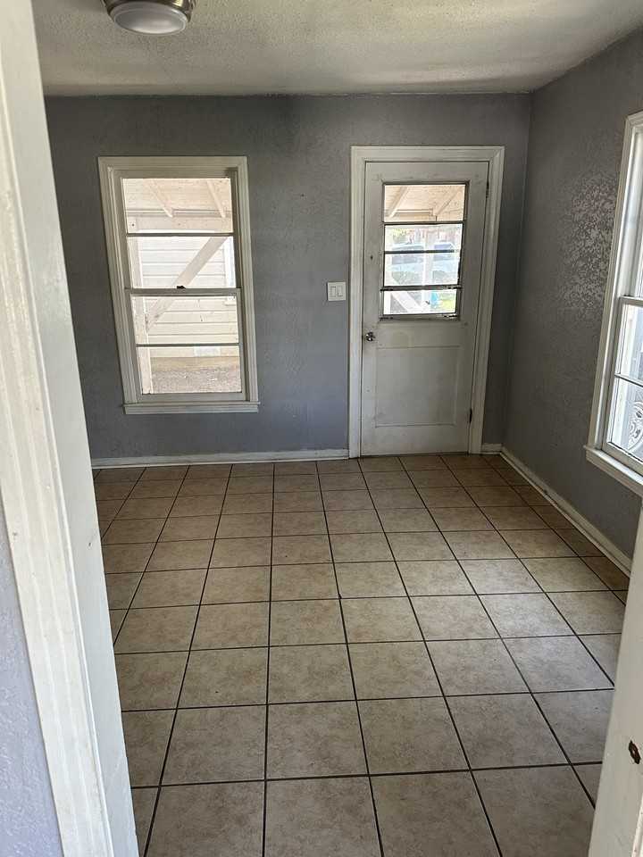 205 Turner St - Photo 6 of 16