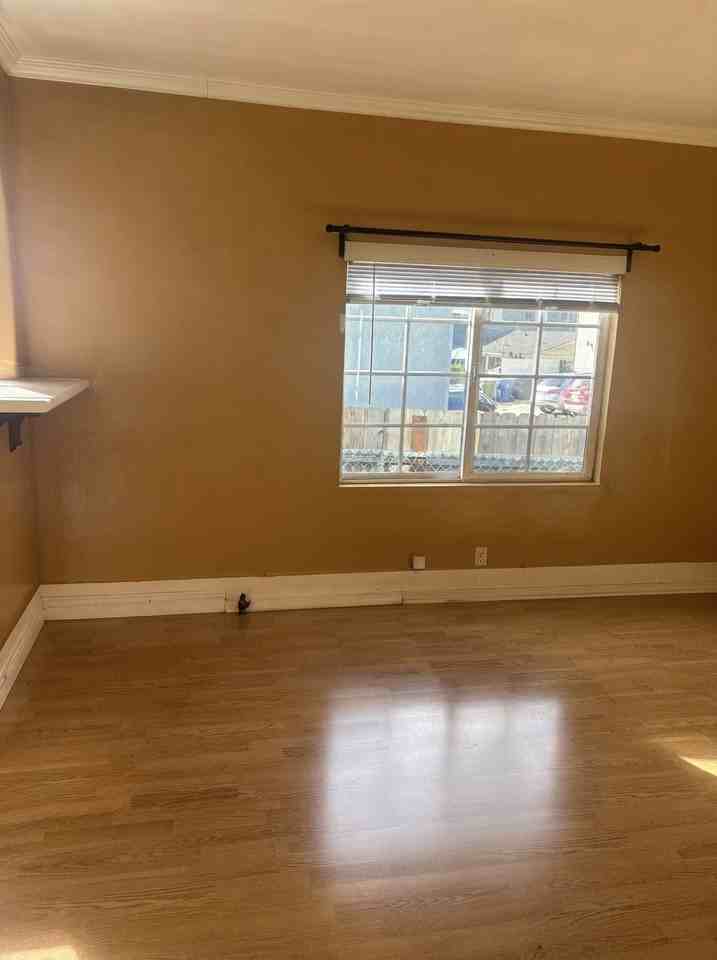 4680 Lincoln Ave - Photo 7 of 15