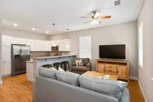 735 Minnesota Ave - Photo 4 of 14