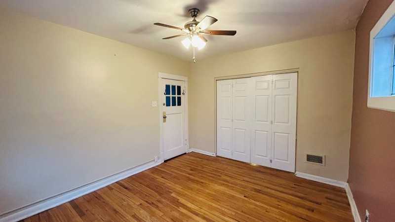 5225 Bancroft Ave #2E - Photo 5 of 12