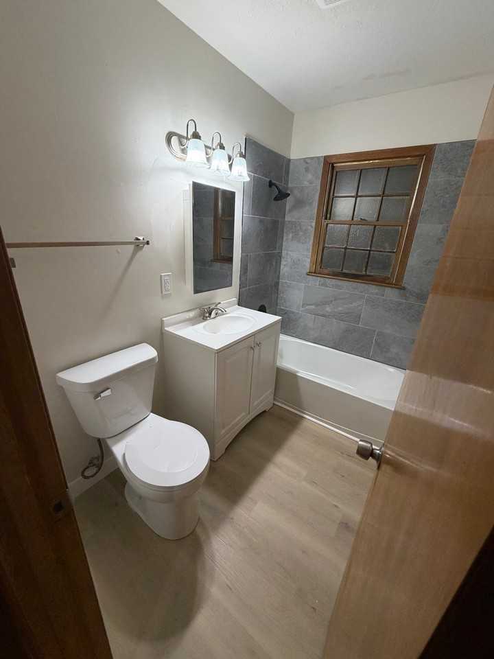 2514 N 79th St - Photo 5 of 16