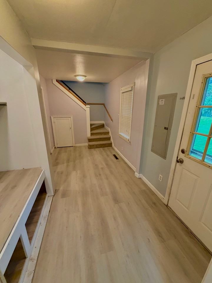 17068 Euclid Ave - Photo 5 of 15