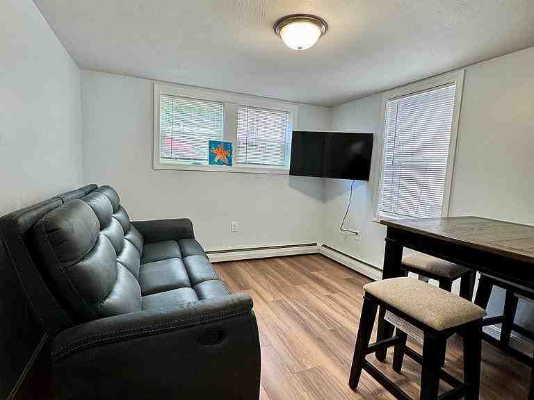 3 Q St #A - Photo 4 of 8