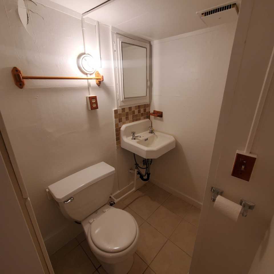 0114 24th St #C - Photo 5 of 5