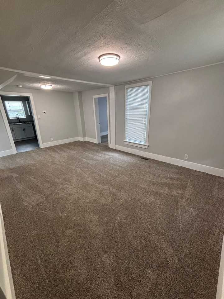 1517 S 12th St - Photo 2 of 21