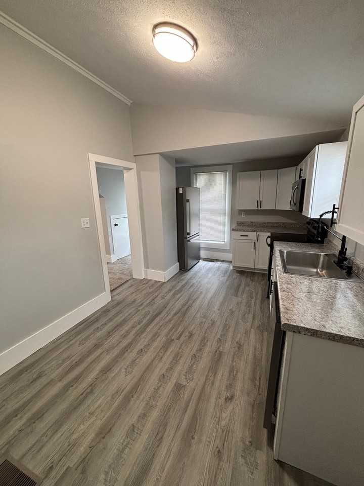 1517 S 12th St - Photo 6 of 21