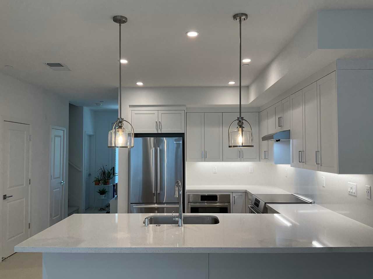 2753 Oak Rd - Photo 3 of 20