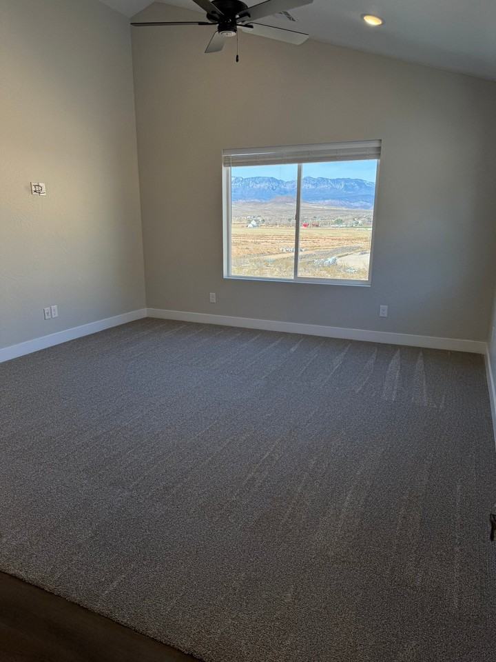 934 W Rock View Dr #2 - Photo 2 of 5