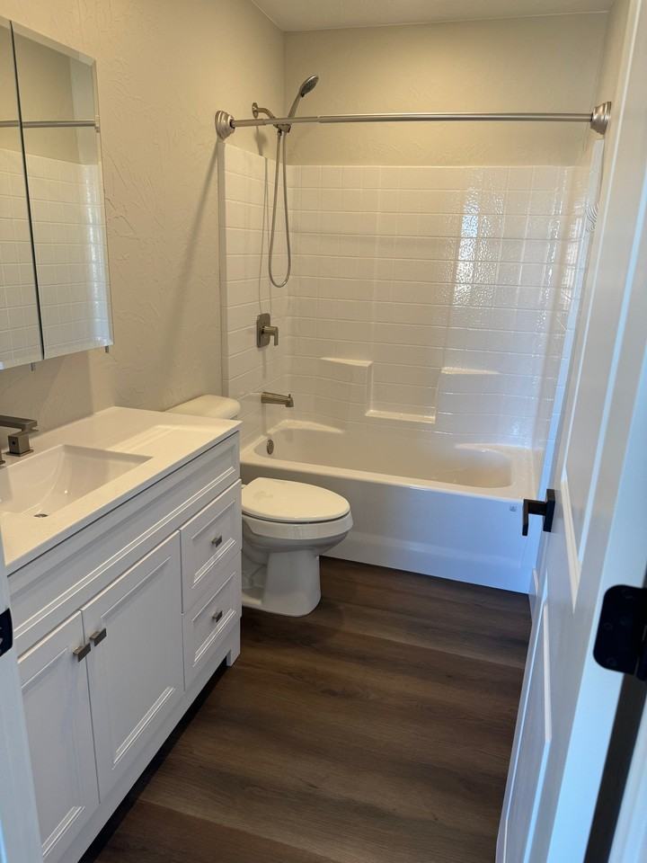 934 W Rock View Dr #2 - Photo 3 of 5