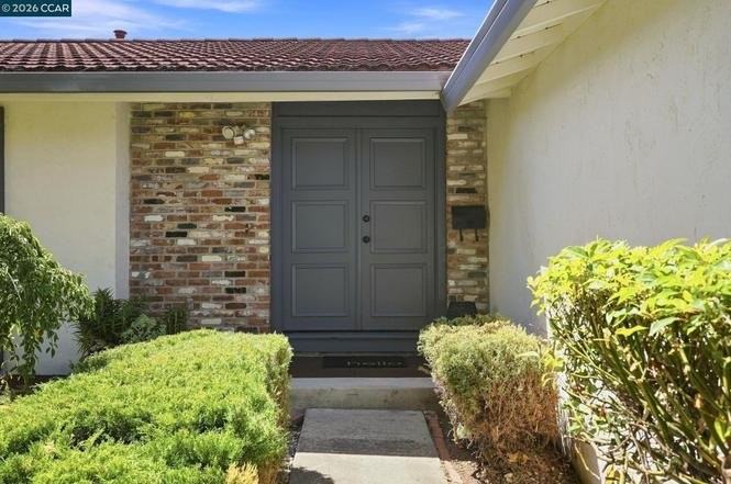 4620 Regina Ln - Photo 2 of 20