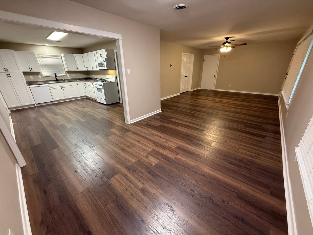 2104 Clay St - Photo 3 of 20