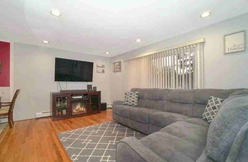 21 Taft Ave - Photo 3 of 6