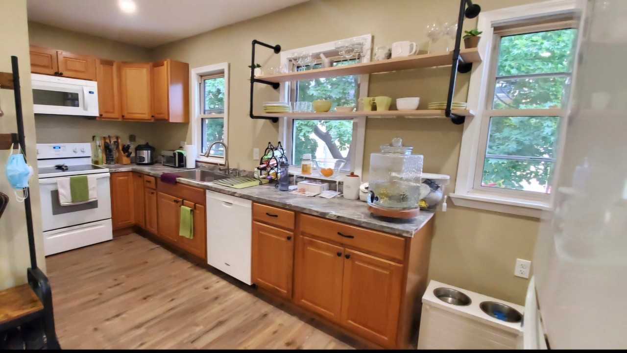 000 Cushing Ave #2 - Photo 4 of 11