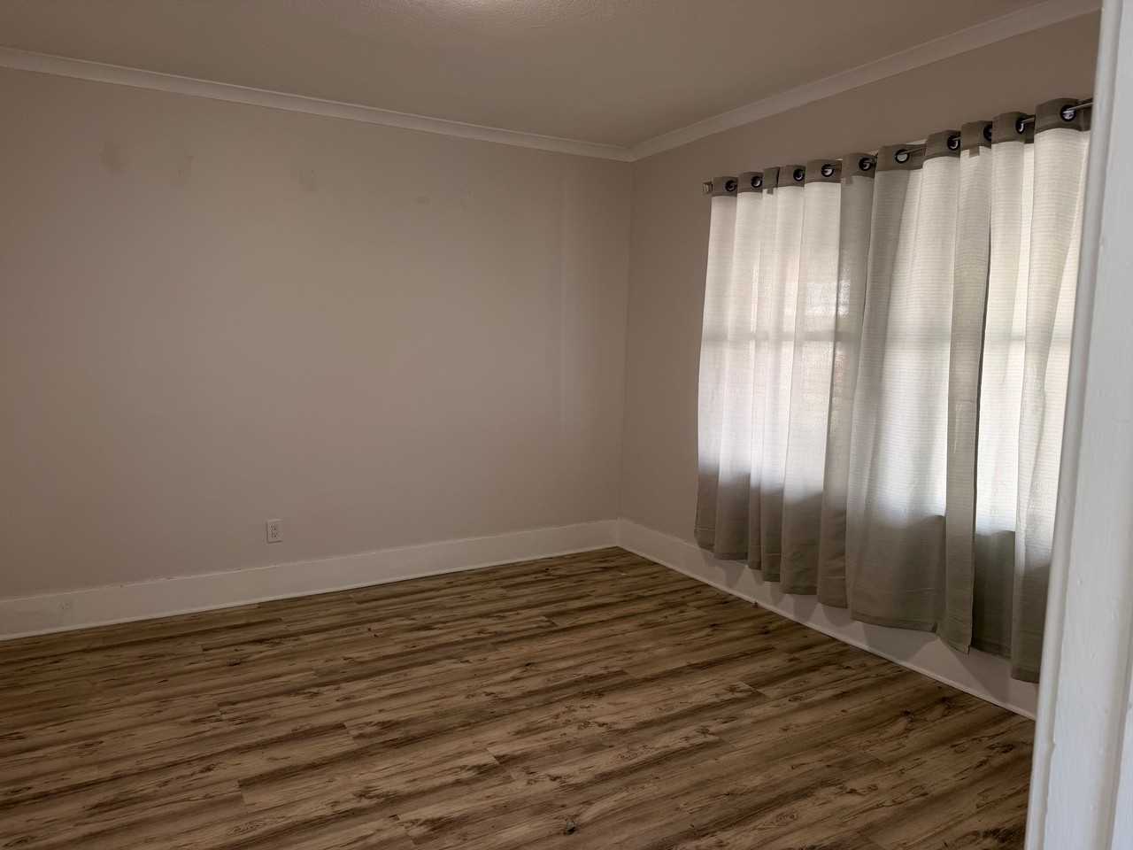 1663 Miller St #1 - Photo 5 of 20
