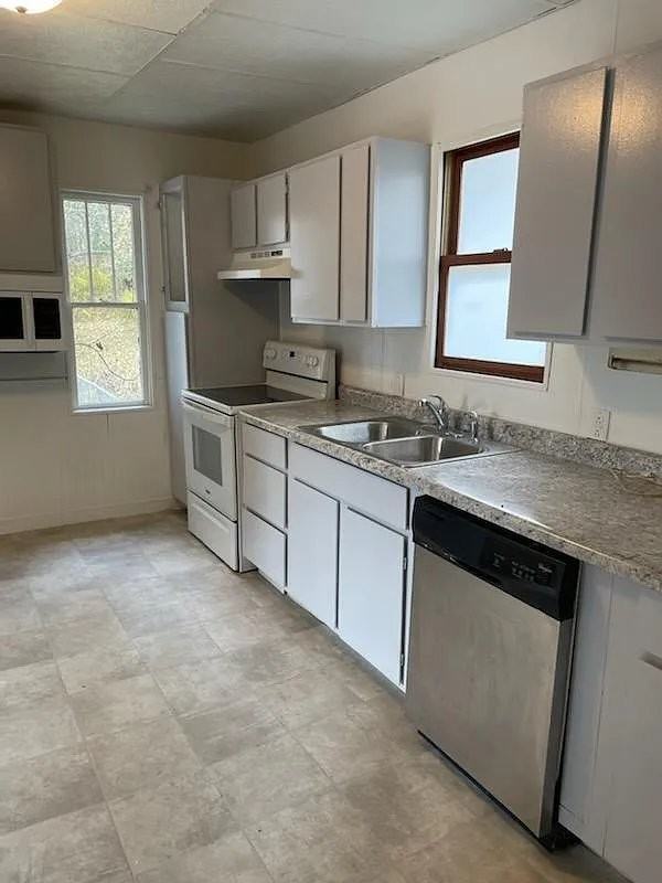 3401 Vernon St - Photo 7 of 19