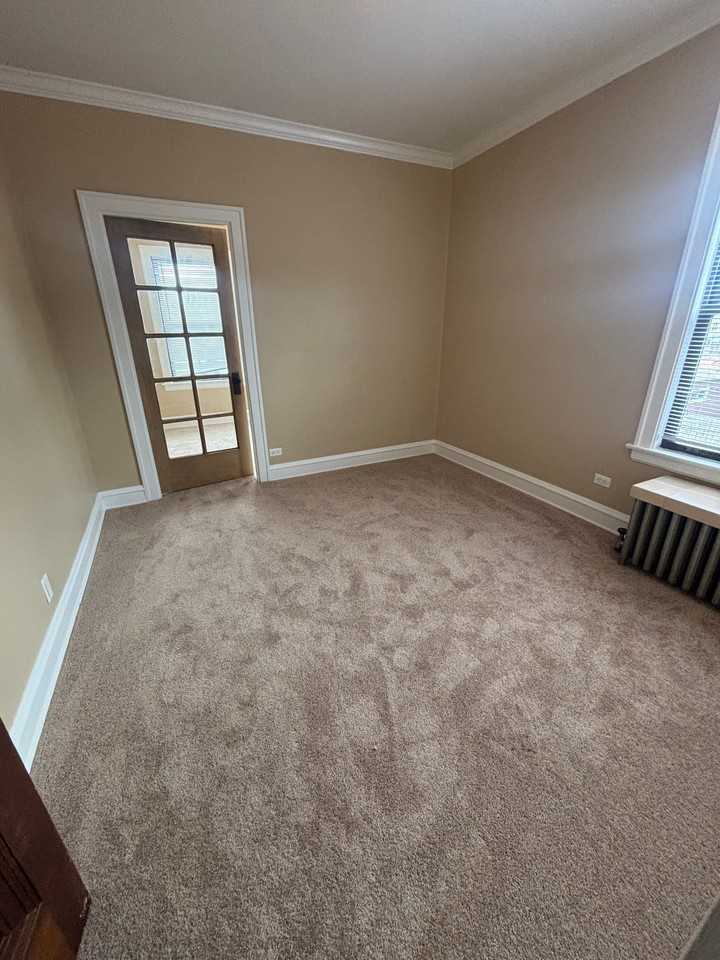 5536 W Cornelia Ave #2 - Photo 5 of 10