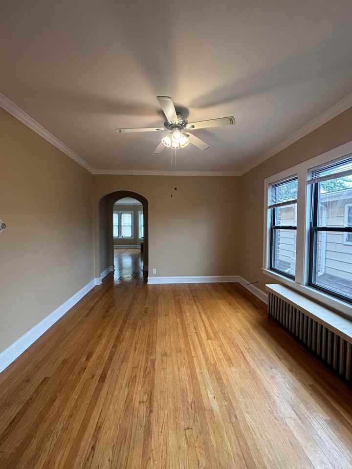5536 W Cornelia Ave #2 - Photo 6 of 10