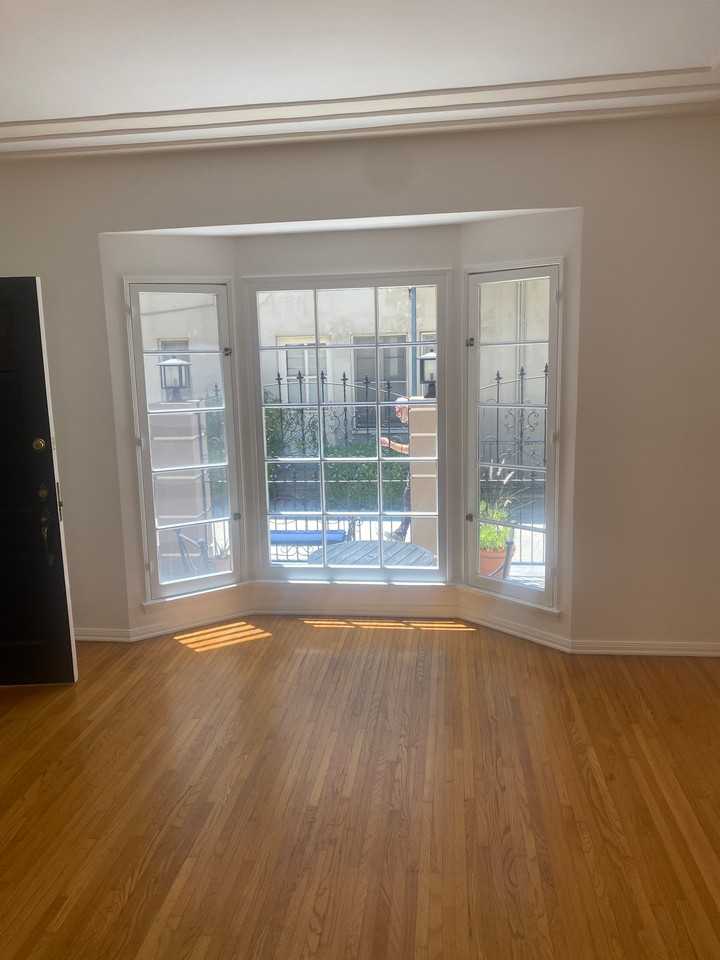 648 S Burnside Ave #650 - Photo 6 of 17