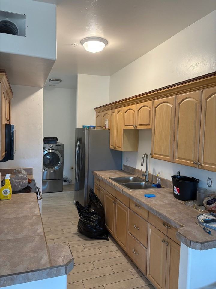 5438 W Wyoming St - Photo 3 of 9