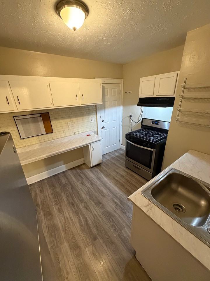 1405 N Church St #1 - Photo 3 of 7