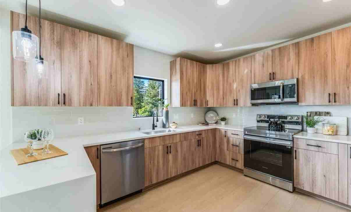 30th Ave Sw #A - Photo 5 of 9