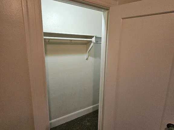1502 W Walnut St - Photo 4 of 12
