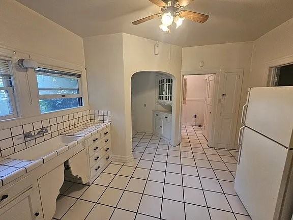 1502 W Walnut St - Photo 7 of 12