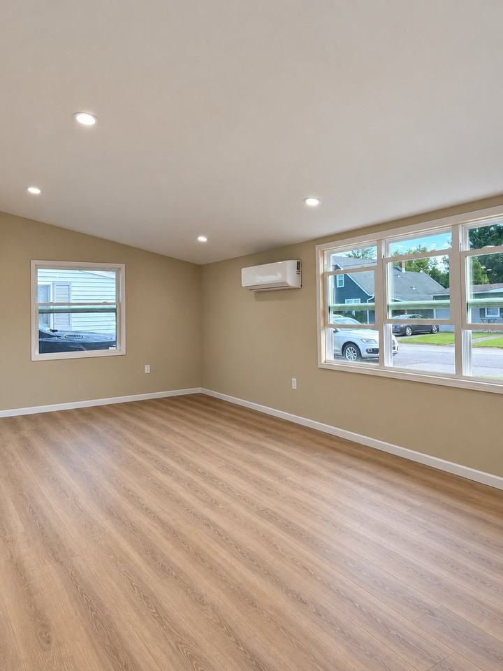 71 Erie St - Photo 4 of 8
