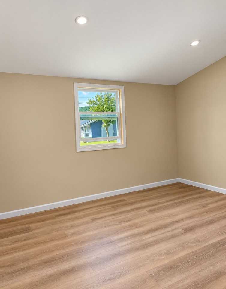 71 Erie St - Photo 7 of 8