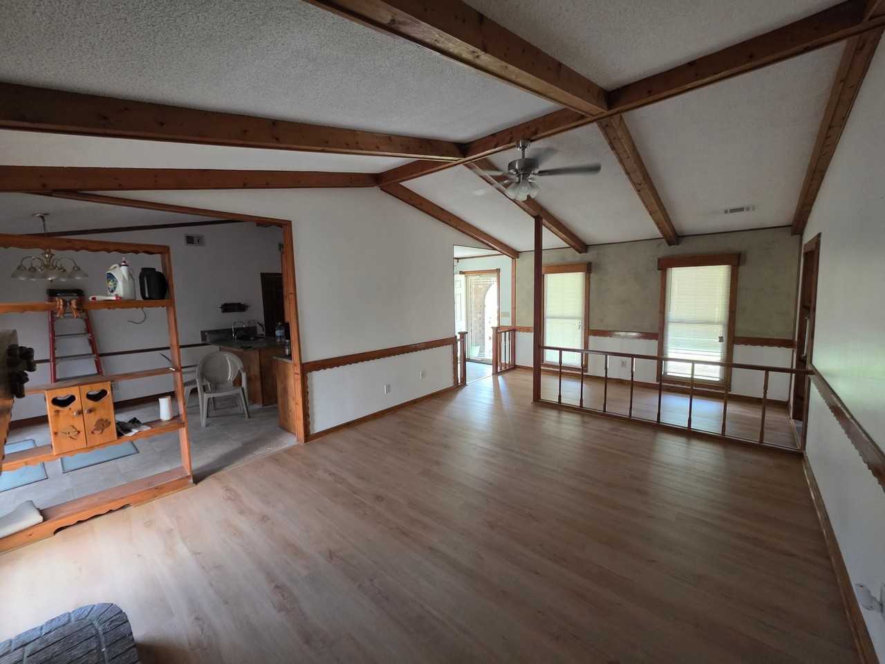209 Arrowhead Dr - Photo 4 of 13