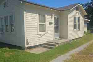 featured image of 3211 Louisiana Ave