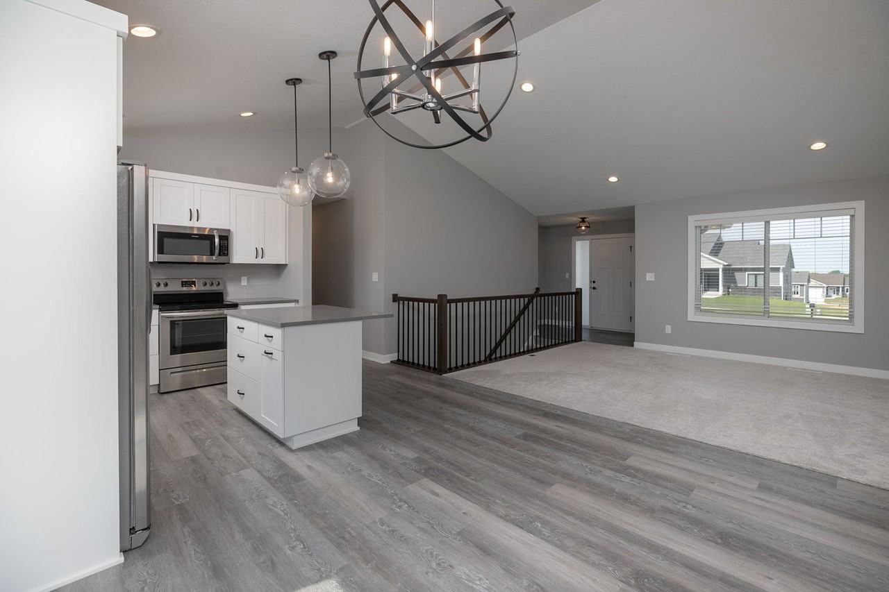 6818 Timberview Ct - Photo 7 of 19