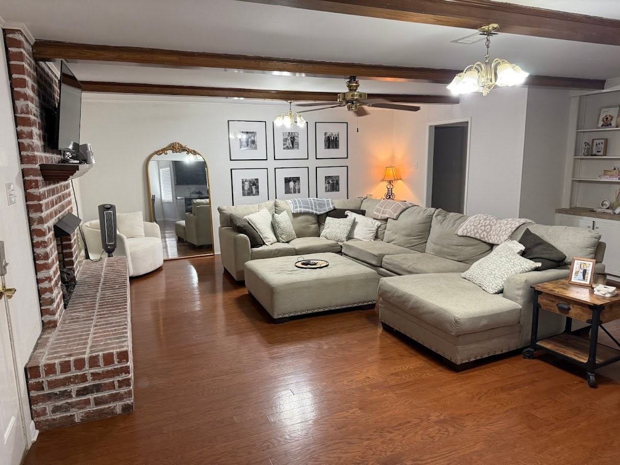 2107 Oakmont St - Photo 4 of 9