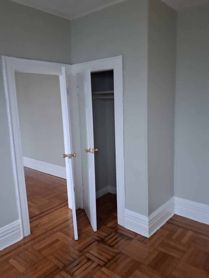 196 Roseville Ave - Photo 4 of 12