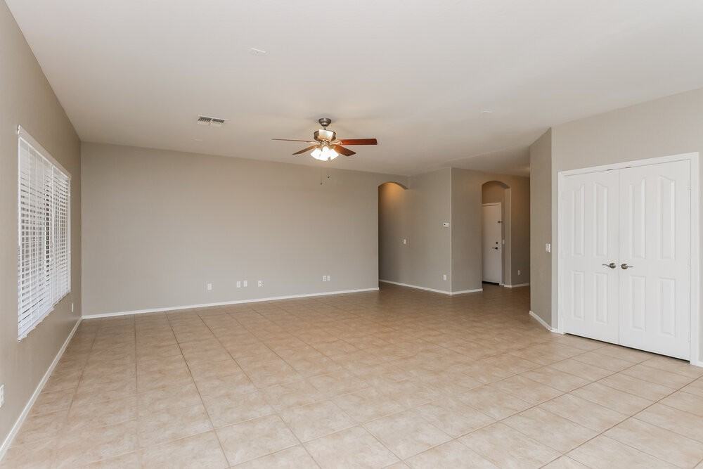 1427 E Megan Dr - Photo 3 of 16