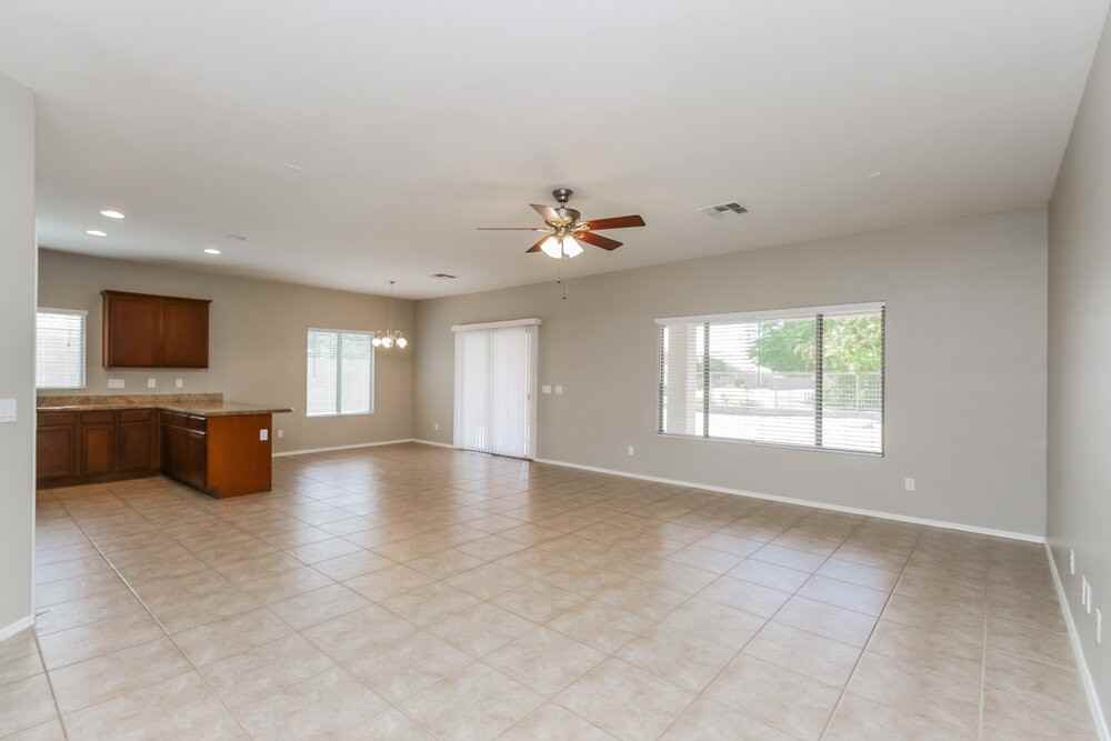 1427 E Megan Dr - Photo 4 of 16