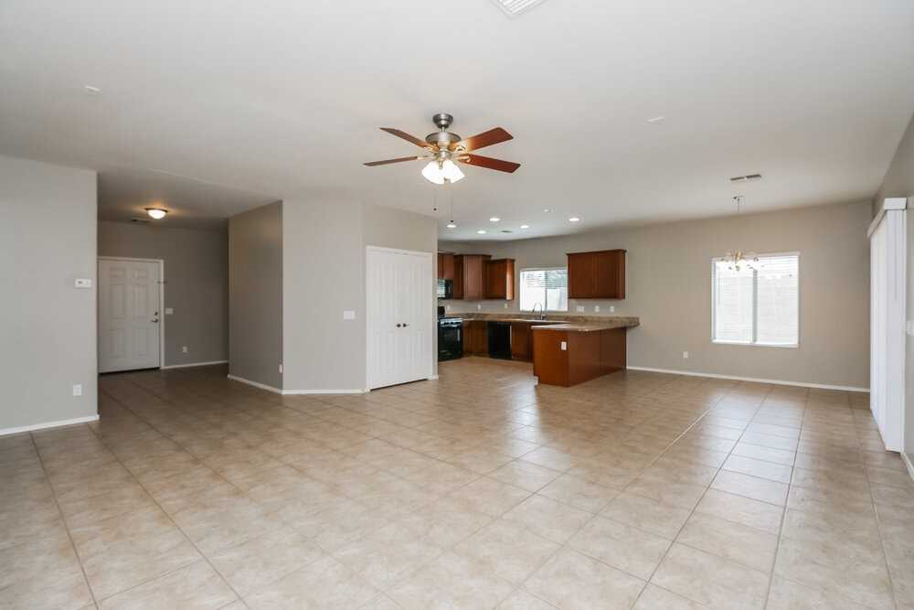 1427 E Megan Dr - Photo 5 of 16