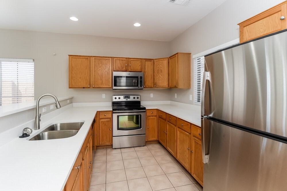 2192 N Holguin Way - Photo 7 of 16