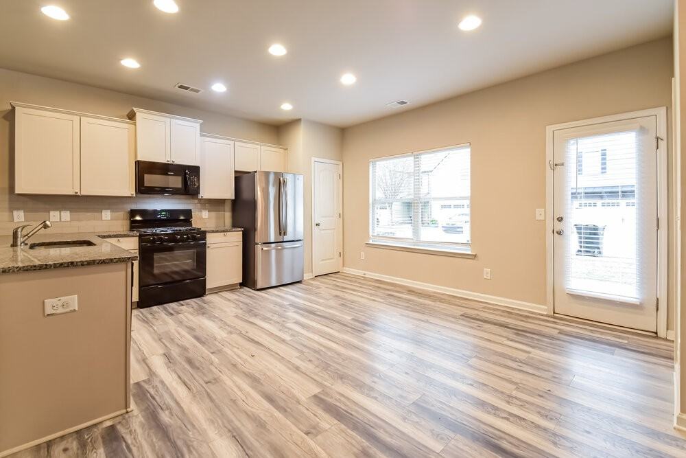163 Preserve Dr - Photo 7 of 17