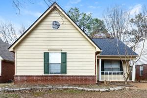 featured image of 7924 Annes Cir