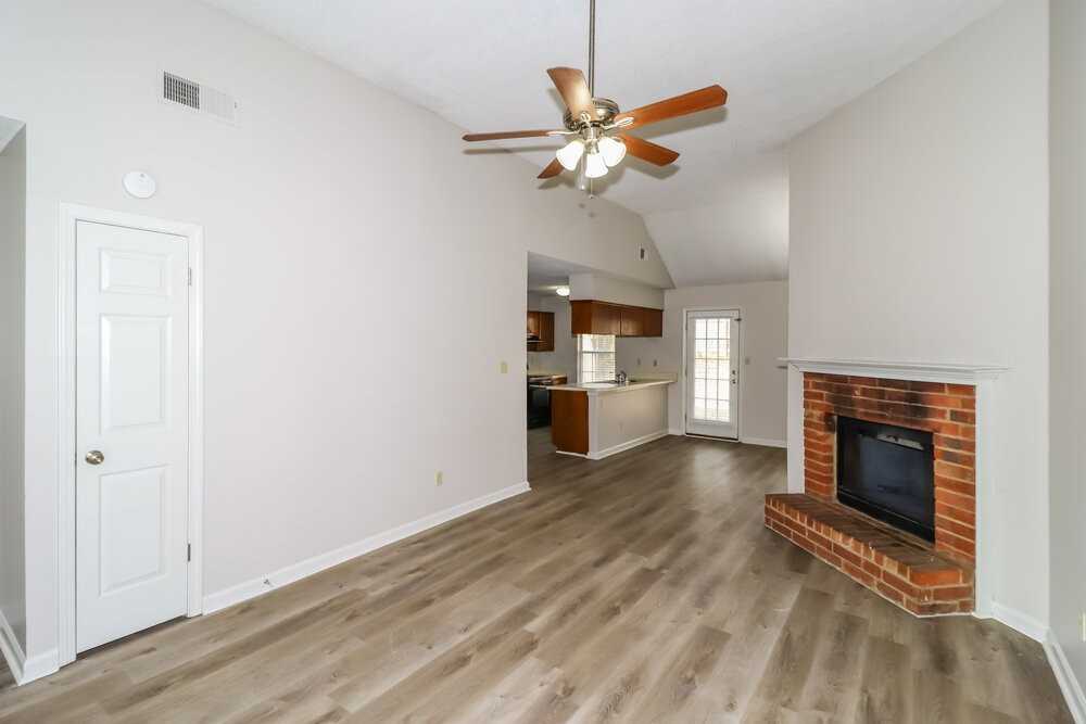 7924 Annes Cir - Photo 5 of 20