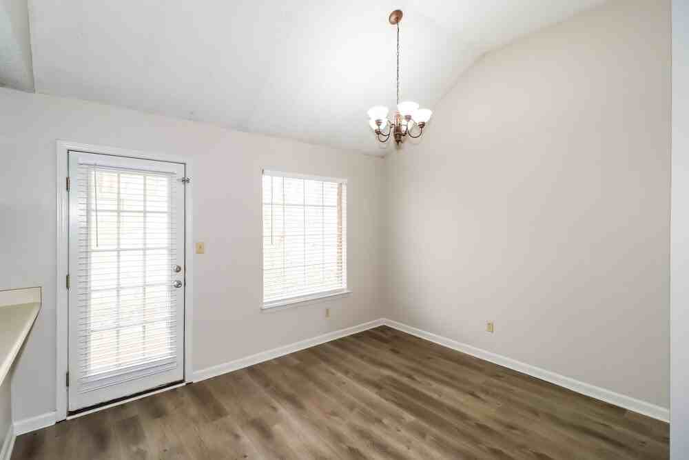 7924 Annes Cir - Photo 6 of 20